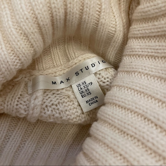 Off white Max Studio sweater. - Picture 3 of 3